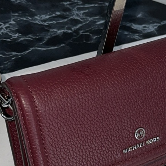 MICHAEL KORS Charm Small Phone Crossbody Bag Berry Red AUTHENTIC Minor Defect - Picture 8 of 14